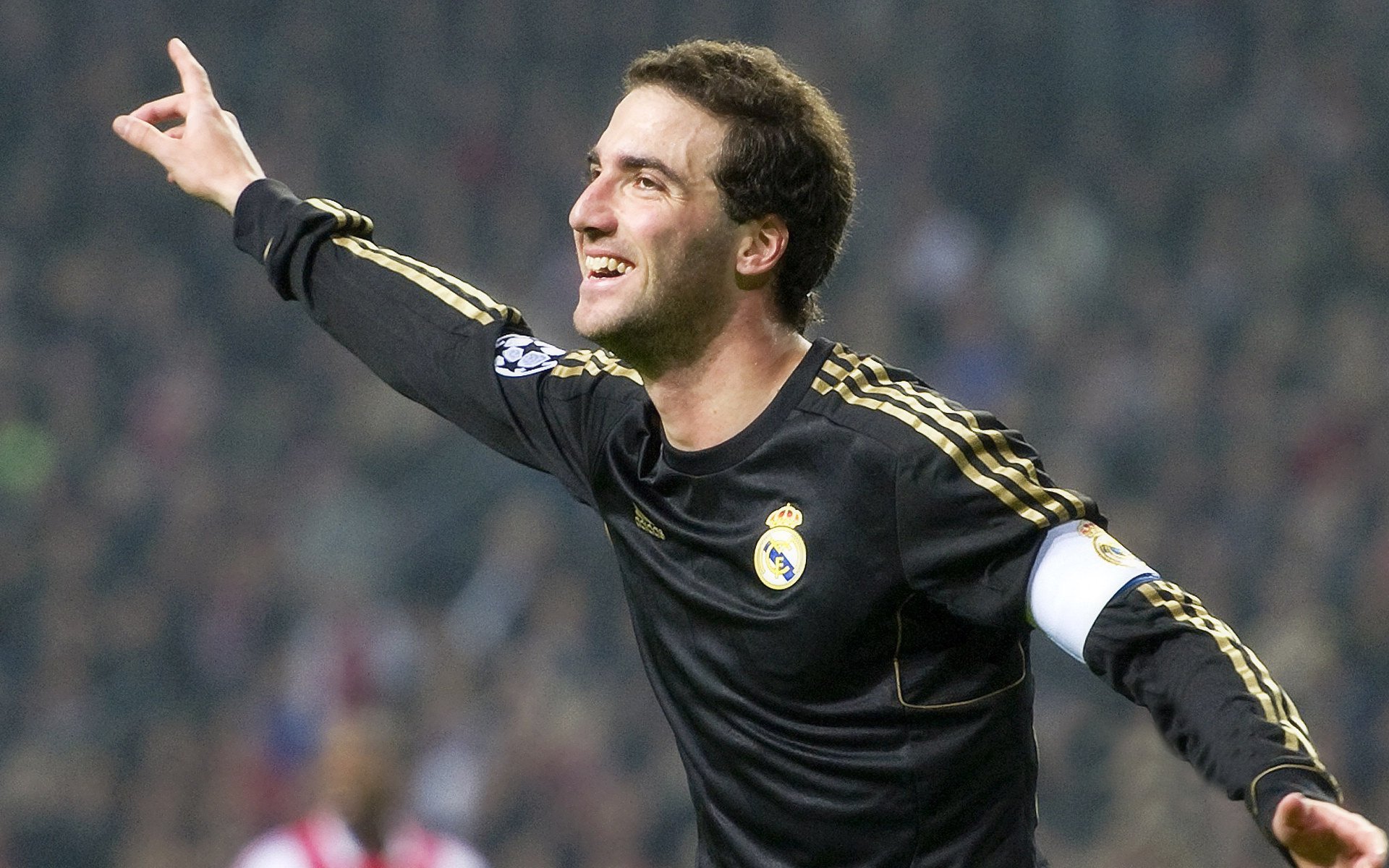 开云·体育官网-皇马压迫反击配合默契致命，皇马反击视频