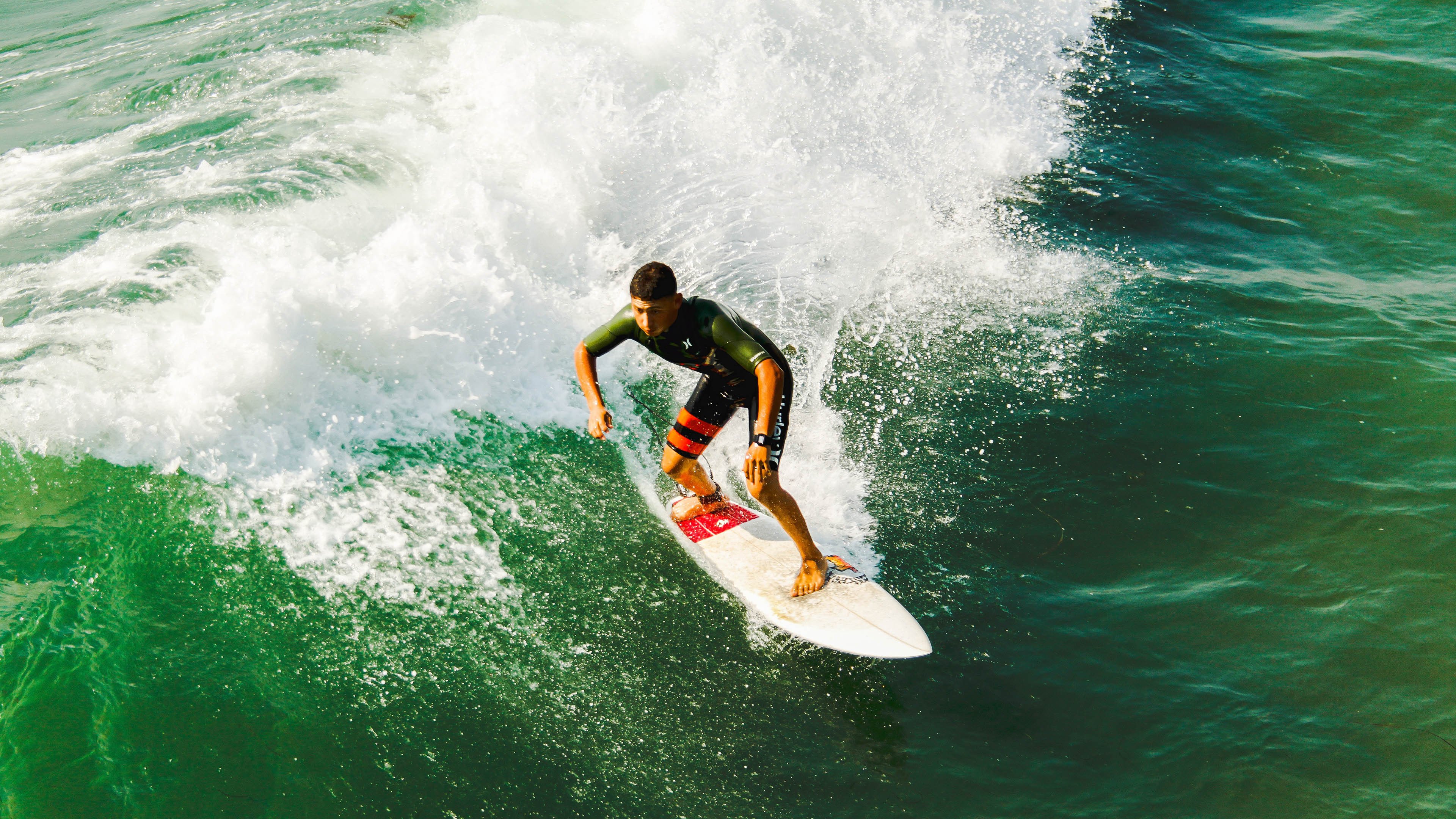 德甲比赛火力全开：攻势如潮的对决，德甲比赛集锦